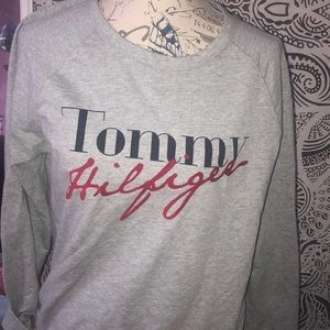 Warm Tommy Hilfiger grey long sleeve